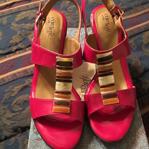 Euro Sofft Berry Patent Leather Sandals - Picture 2 of 8